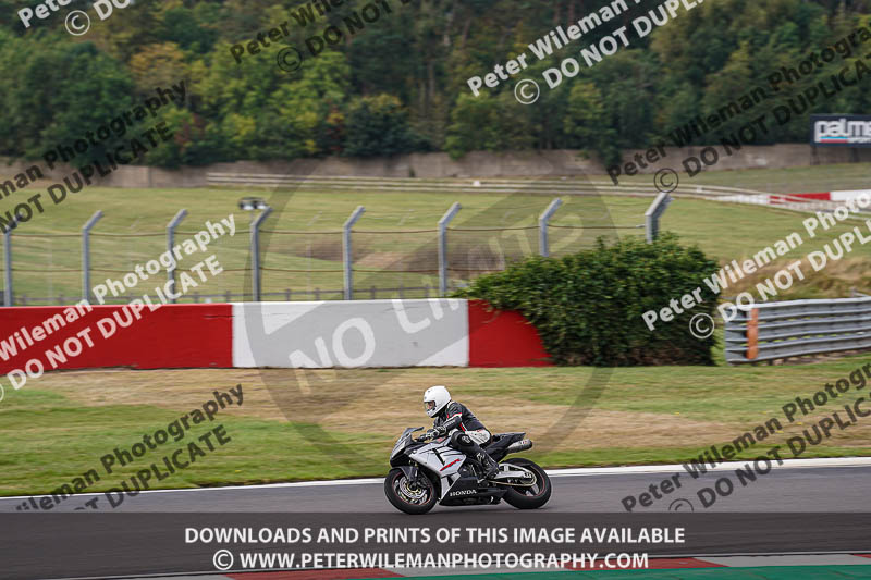 donington no limits trackday;donington park photographs;donington trackday photographs;no limits trackdays;peter wileman photography;trackday digital images;trackday photos